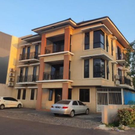 Oyo 93109 Garden Homestay 1 Tpr Surabaya Bagian luar foto