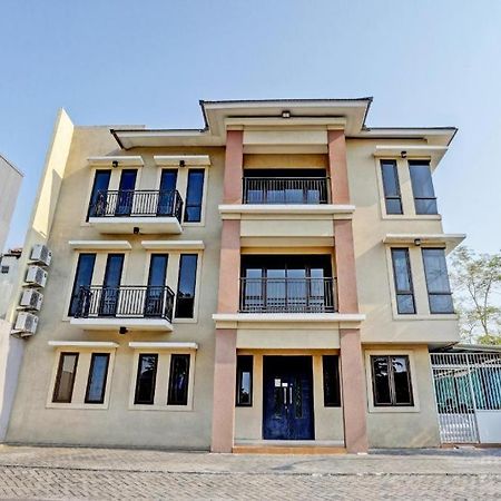 Oyo 93109 Garden Homestay 1 Tpr Surabaya Bagian luar foto