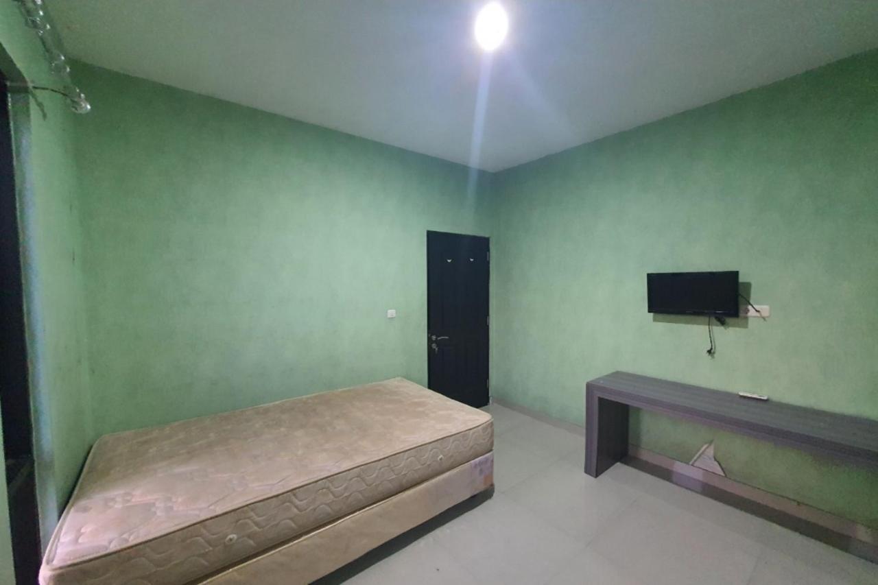 Oyo 93109 Garden Homestay 1 Tpr Surabaya Bagian luar foto