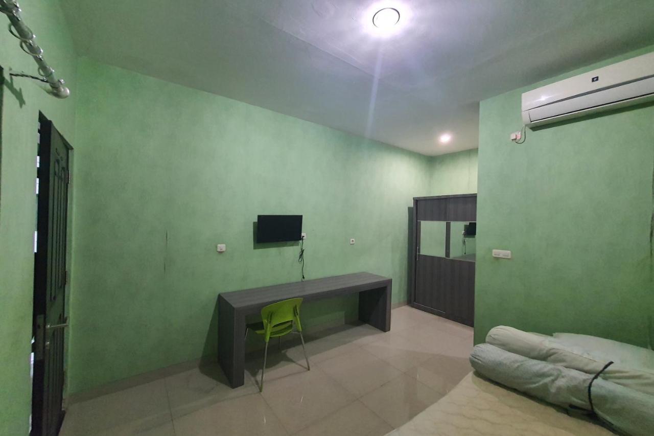Oyo 93109 Garden Homestay 1 Tpr Surabaya Bagian luar foto