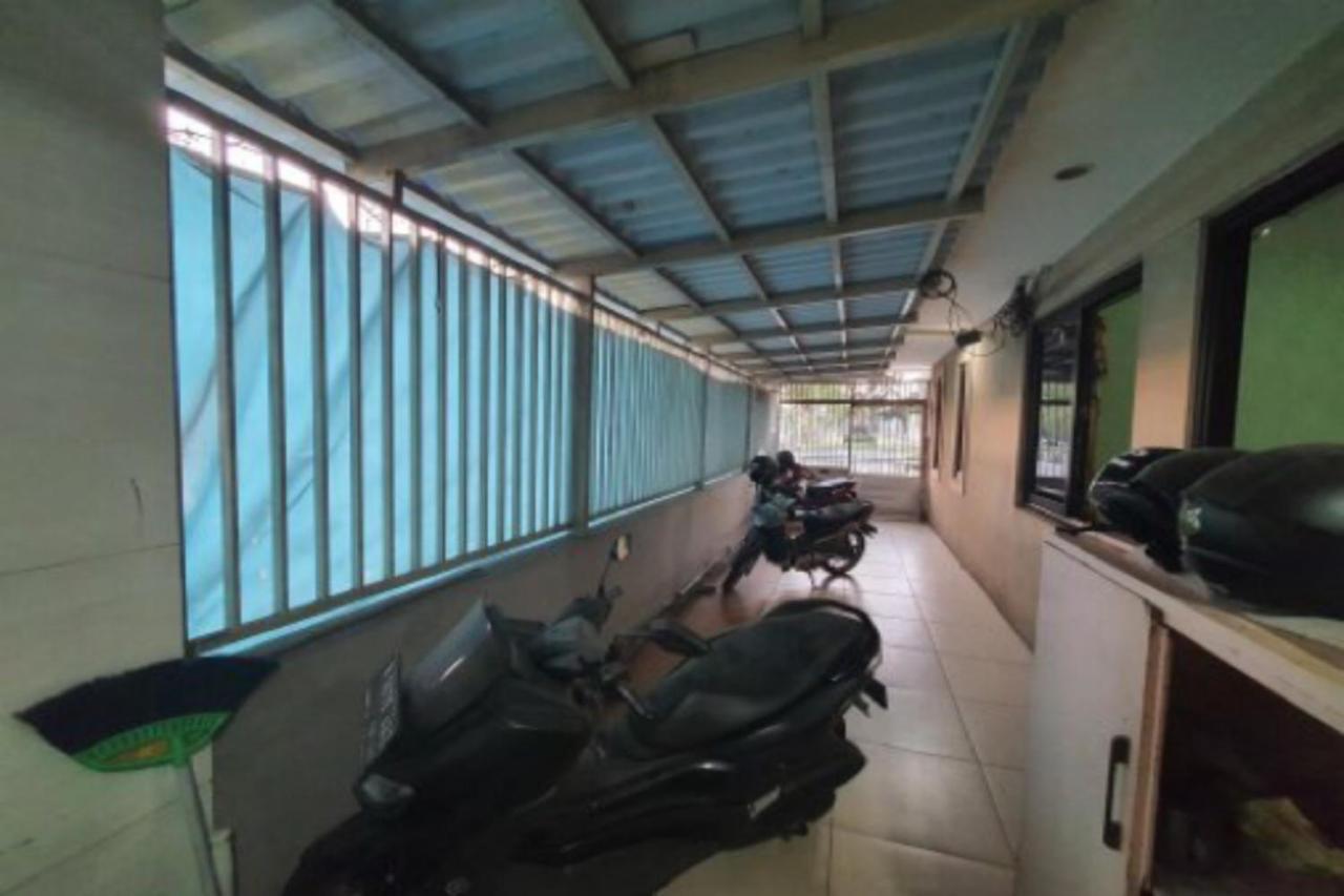 Oyo 93109 Garden Homestay 1 Tpr Surabaya Bagian luar foto
