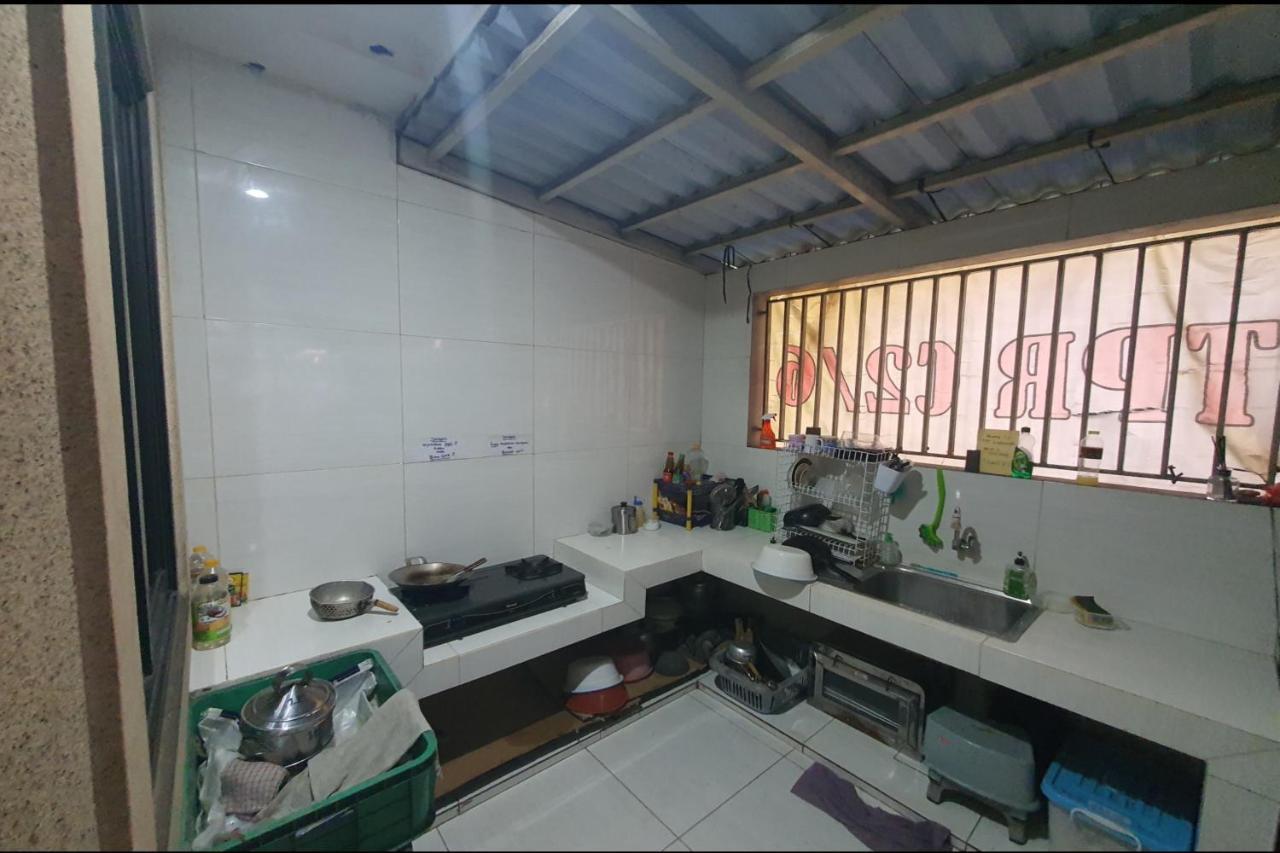 Oyo 93109 Garden Homestay 1 Tpr Surabaya Bagian luar foto