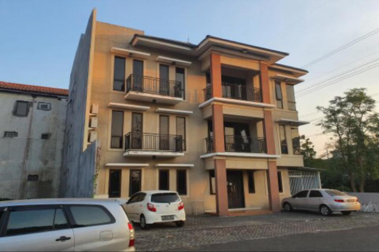 Oyo 93109 Garden Homestay 1 Tpr Surabaya Bagian luar foto