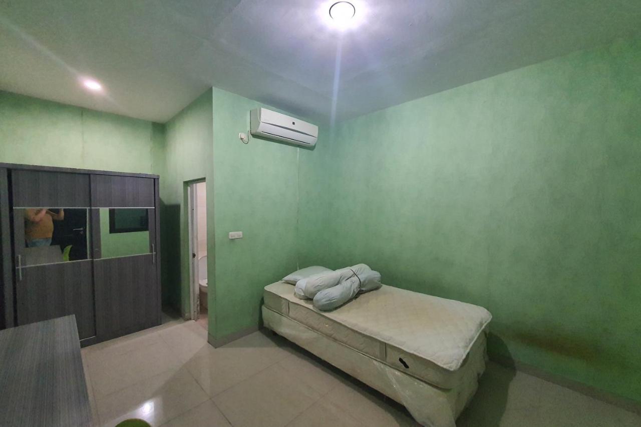 Oyo 93109 Garden Homestay 1 Tpr Surabaya Bagian luar foto