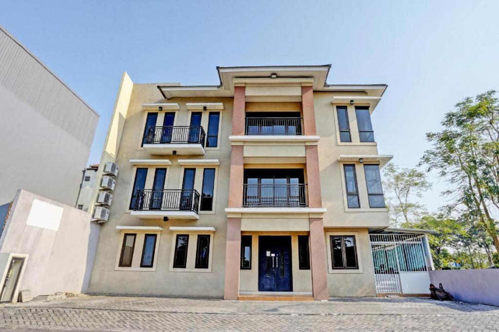 Oyo 93109 Garden Homestay 1 Tpr Surabaya Bagian luar foto