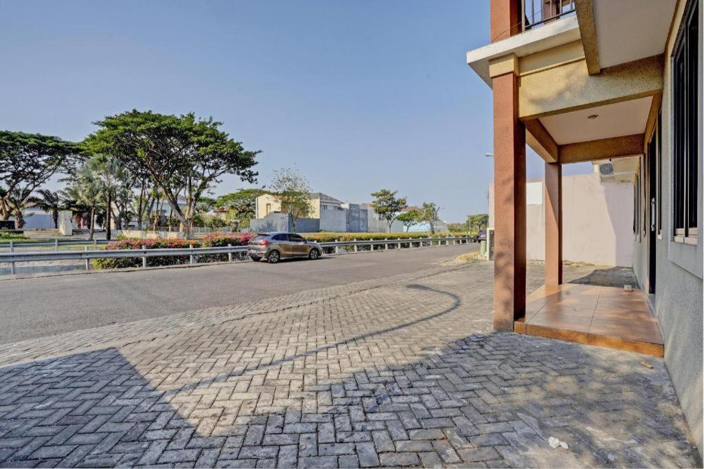 Oyo 93109 Garden Homestay 1 Tpr Surabaya Bagian luar foto